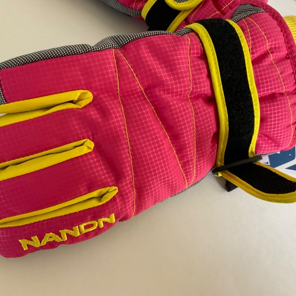 Youth-sized NANDN Cold Weather Gloves Hot Pink/Yellow Size Small NWT - Picture 3 of 7